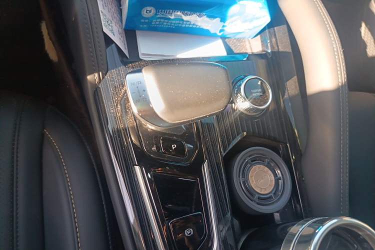 Used Geely Auto Monjaro L 2024 2.0TD DCT EVO Two-Wheel Drive Long-Range Version Gear Lever