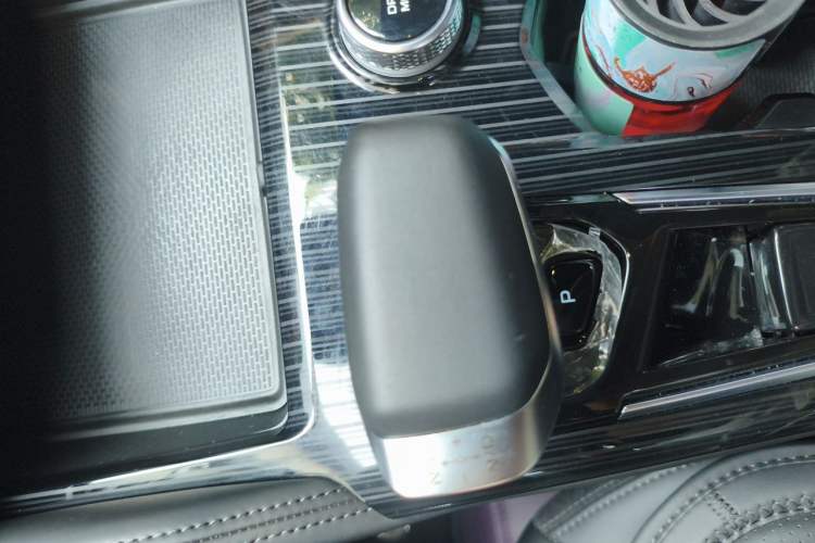 Used Geely Auto Monjaro L 2024 2.0TD DCT EVO Two-Wheel Drive Long-Range Version Gear Lever