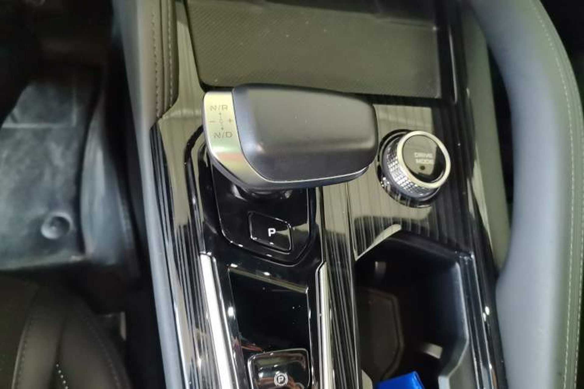 Used Geely Auto Monjaro L 2024 2.0TD High-Power Automatic Two-Wheel Drive Skyline Edition Gear Lever