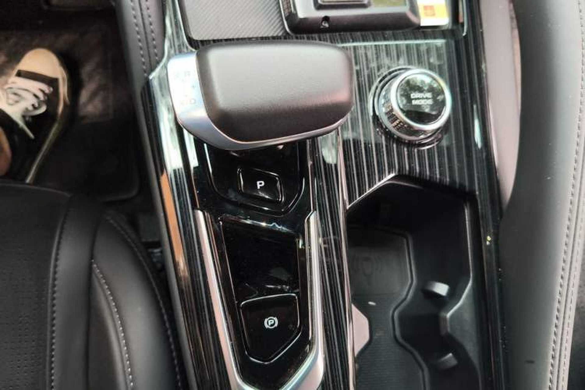 Used Geely Auto Monjaro L 2024 2.0TD High-Power Automatic Two-Wheel Drive Skyline Edition Gear Lever