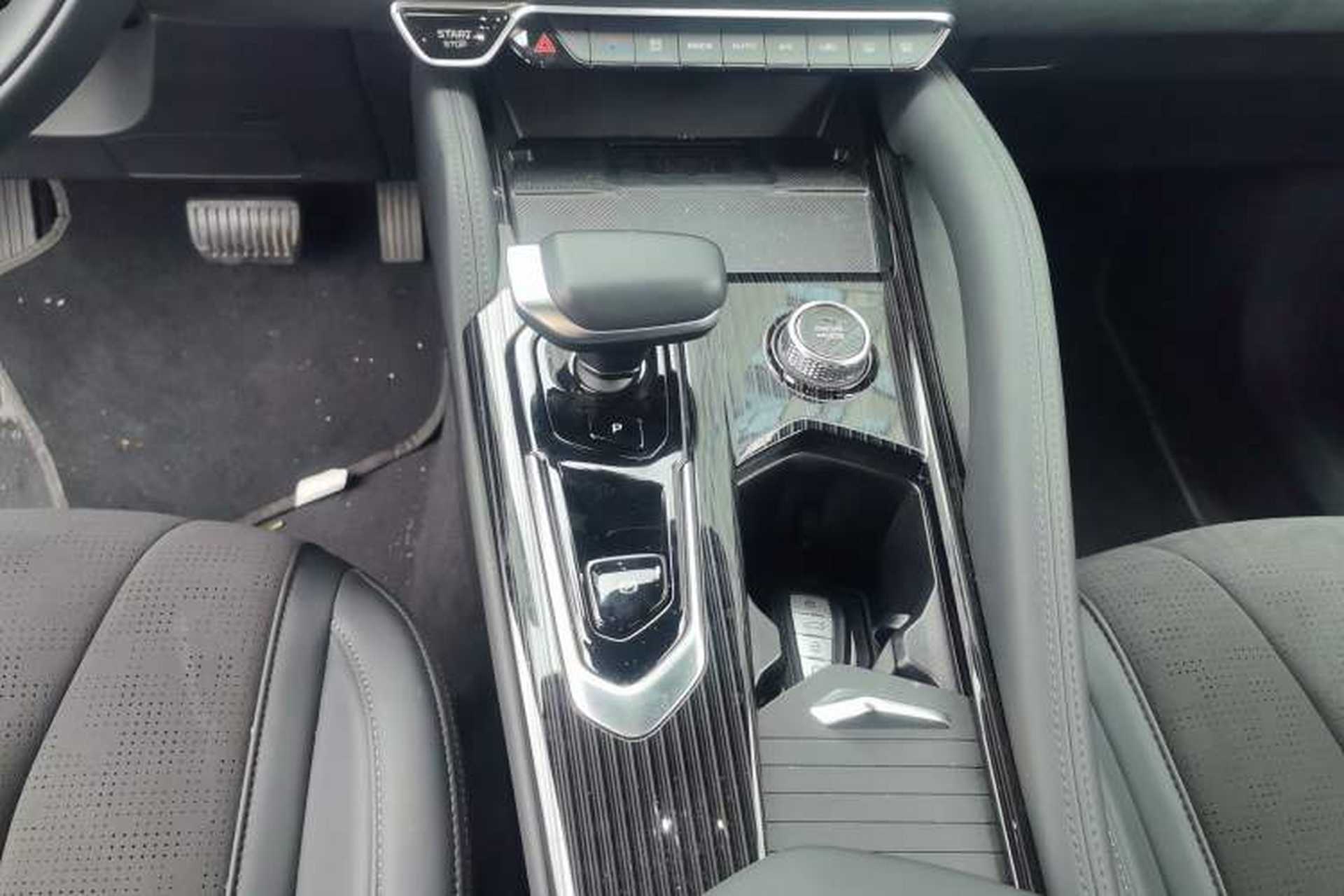 Used Geely Auto Monjaro L 2024 2.0TD High-Power Automatic Two-Wheel Drive Skyline Edition Gear Lever
