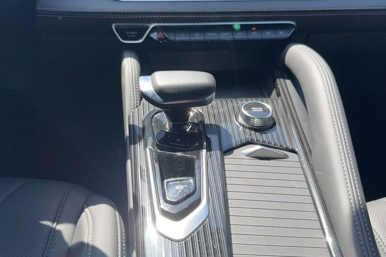 Used Geely Auto Monjaro L 2024 2.0TD DCT EVO Two-Wheel Drive Long-Range Version Gear Lever