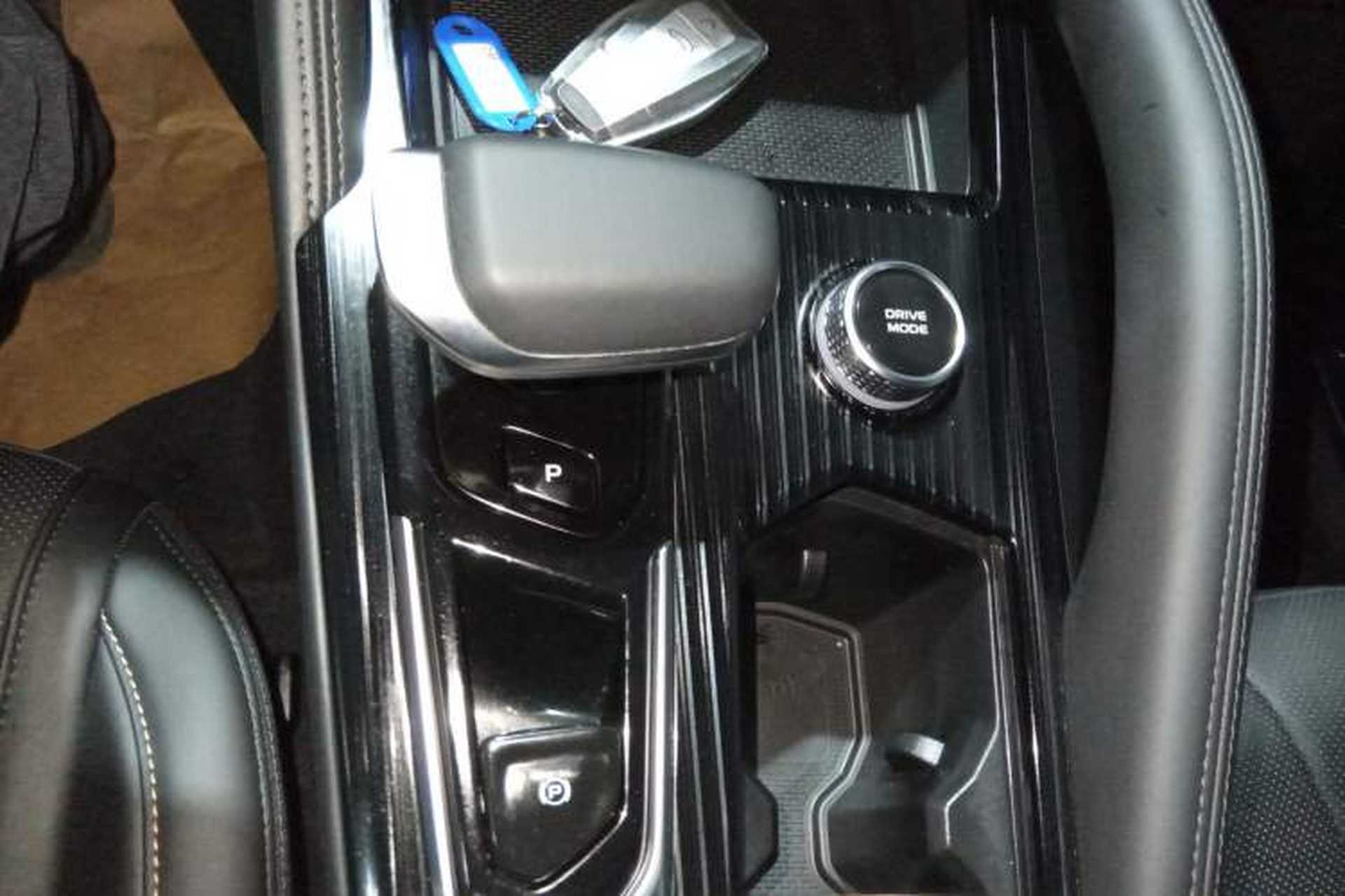Used Geely Auto Monjaro L 2024 2.0TD DCT EVO Two-Wheel Drive Long-Range Version Gear Lever