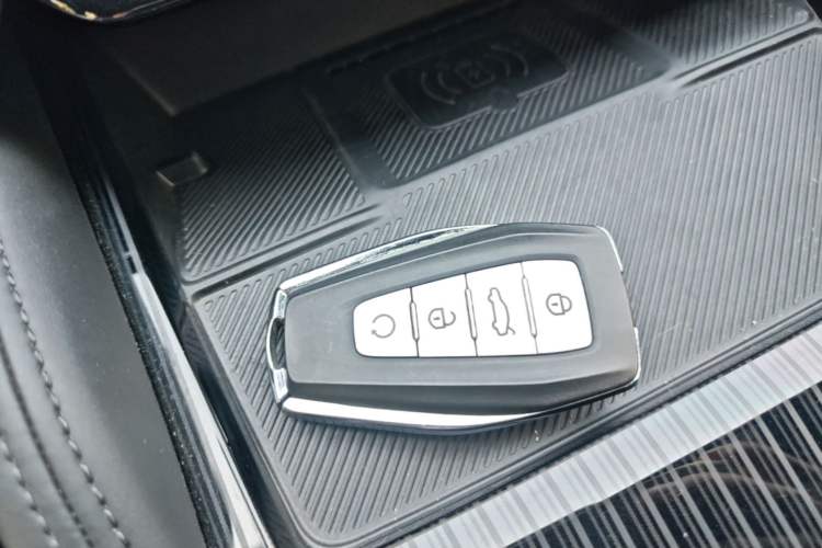 Used Geely Auto Monjaro L 2024 2.0TD High-Power Automatic Two-Wheel Drive Skyline Edition Interior 1
