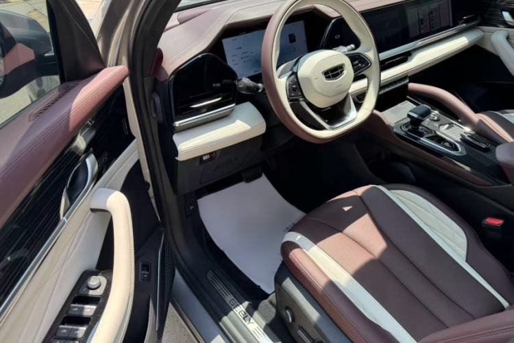Used Geely Auto Monjaro L 2024 2.0TD High-Power Automatic Two-Wheel Drive Yunqi Version Interior 2