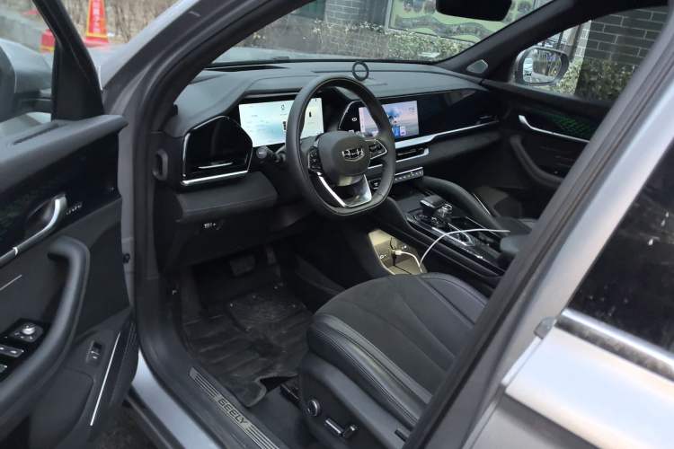 Used Geely Auto Monjaro L 2024 2.0TD High-Power Automatic Two-Wheel Drive Skyline Edition Interior 3