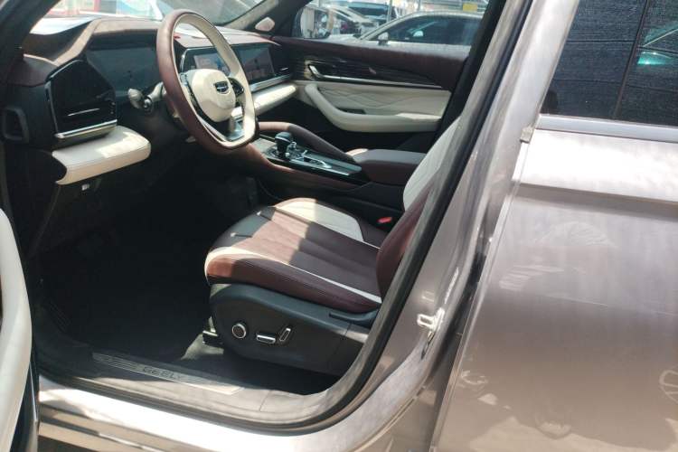 Used Geely Auto Monjaro L 2024 2.0TD High-Power Automatic Two-Wheel Drive Skyline Edition Interior 4