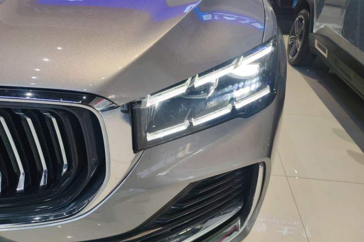 Used Geely Auto Monjaro L 2024 2.0TD High-Power Automatic Two-Wheel Drive Yunqi Version Left Front Headlight