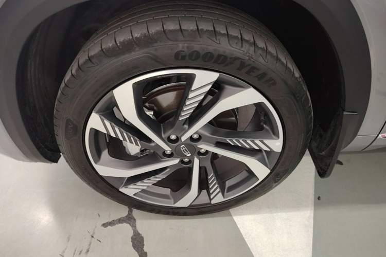 Used Geely Auto Monjaro L 2024 2.0TD High-Power Automatic Two-Wheel Drive Skyline Edition Left Front Wheel Hub