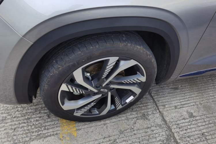 Used Geely Auto Monjaro L 2024 2.0TD High-Power Automatic Two-Wheel Drive Skyline Edition Left Front Wheel Hub