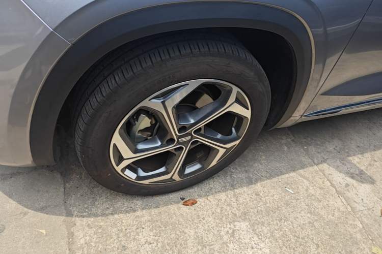 Used Geely Auto Monjaro L 2024 2.0TD DCT EVO Two-Wheel Drive Long-Range Version Left Front Wheel Hub
