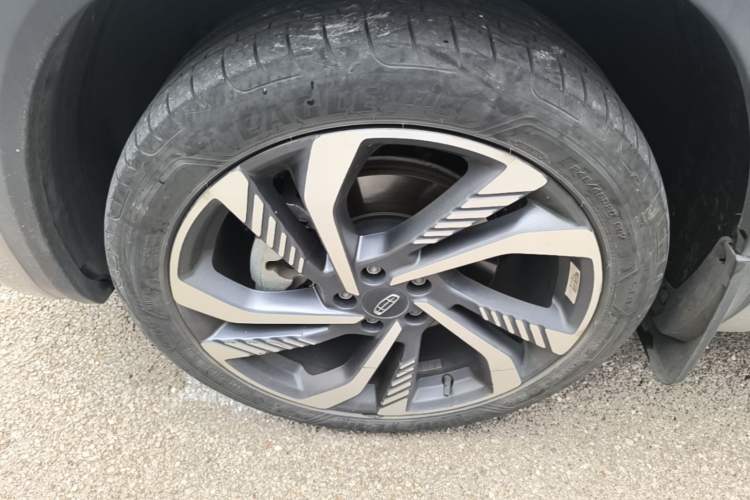Used Geely Auto Monjaro L 2024 2.0TD High-Power Automatic Two-Wheel Drive Skyline Edition Left Front Wheel Hub