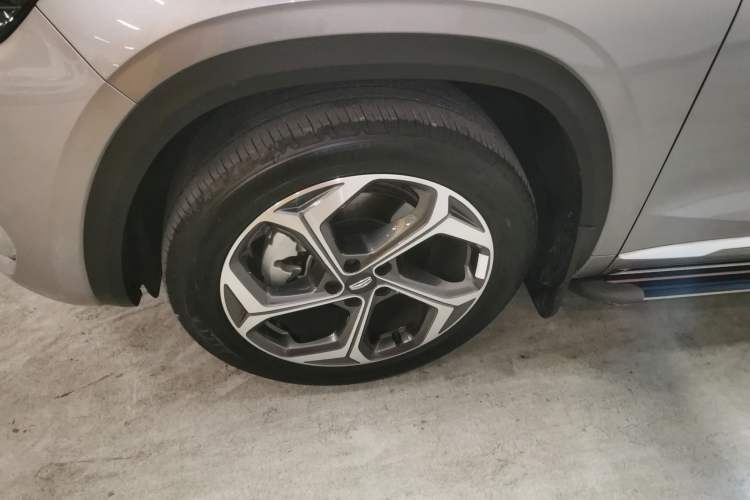 Used Geely Auto Monjaro L 2024 2.0TD High-Power Automatic Two-Wheel Drive Yunqi Version Left Front Wheel Hub