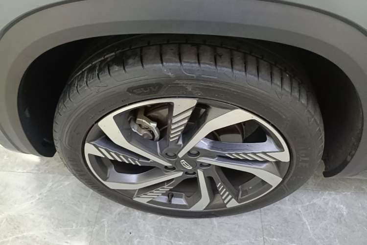 Used Geely Auto Monjaro L 2024 2.0TD High-Power Automatic Two-Wheel Drive Skyline Edition Left Front Wheel Hub