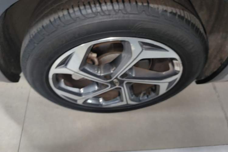 Used Geely Auto Monjaro L 2024 2.0TD High-Power Automatic Two-Wheel Drive Yunqi Version Left Front Wheel Hub