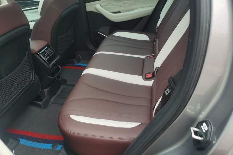 Used Geely Auto Monjaro L 2024 2.0TD High-Power Automatic Two-Wheel Drive Yunqi Version Left Rear Seat