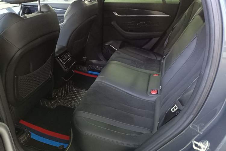 Used Geely Auto Monjaro L 2024 2.0TD High-Power Automatic Two-Wheel Drive Skyline Edition Left Rear Seat