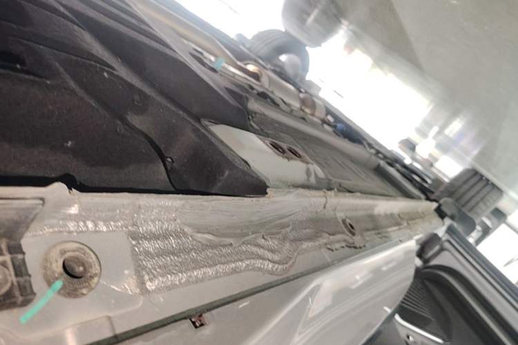 Used Geely Auto Monjaro L 2024 2.0TD High-Power Automatic Two-Wheel Drive Skyline Edition Left Side Sill