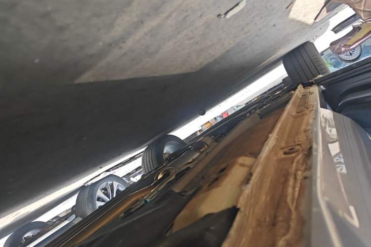 Used Geely Auto Monjaro L 2024 2.0TD DCT EVO Two-Wheel Drive Long-Range Version Left Side Sill