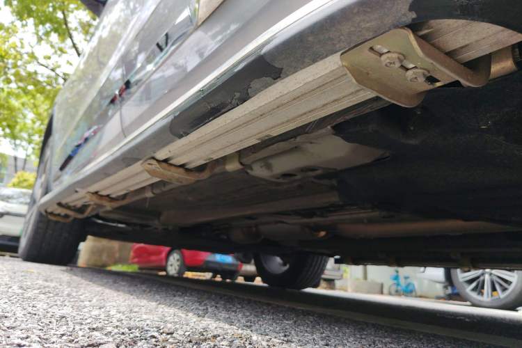 Used Geely Auto Monjaro L 2024 2.0TD High-Power Automatic Two-Wheel Drive Skyline Edition Left Side Sill