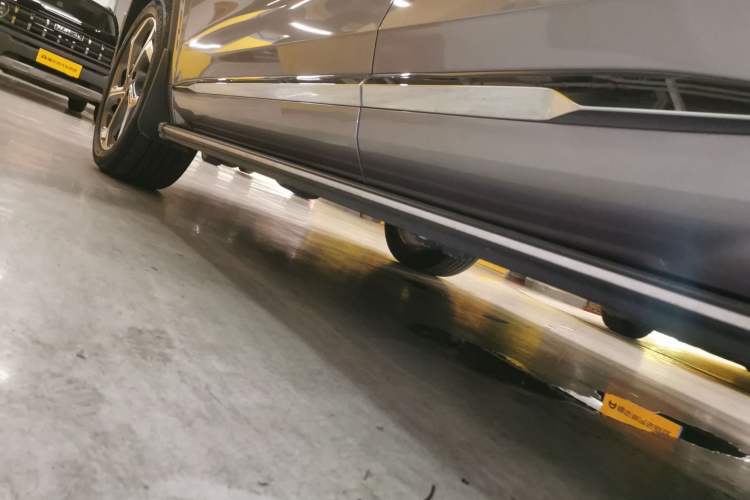 Used Geely Auto Monjaro L 2024 2.0TD High-Power Automatic Two-Wheel Drive Yunqi Version Left Side Sill