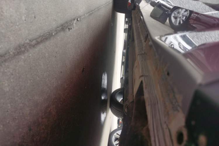 Used Geely Auto Monjaro L 2024 2.0TD High-Power Automatic Two-Wheel Drive Yunqi Version Left Side Sill