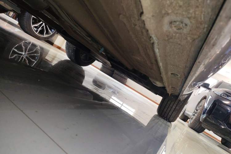 Used Geely Auto Monjaro L 2024 2.0TD High-Power Automatic Two-Wheel Drive Yunqi Version Left Side Sill