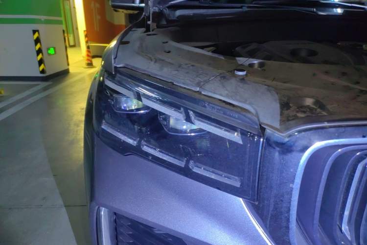 Used Geely Auto Monjaro L 2024 2.0TD High-Power Automatic Two-Wheel Drive Yunqi Version Right Front Headlight