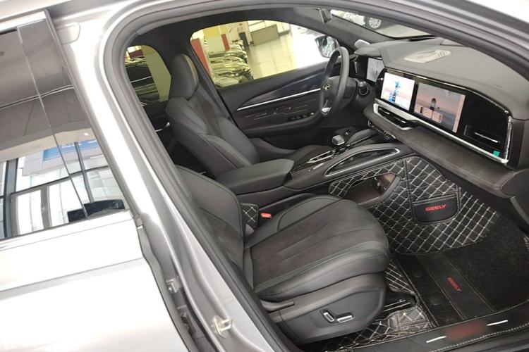 Used Geely Auto Monjaro L 2024 2.0TD High-Power Automatic Two-Wheel Drive Skyline Edition Right Front Seat