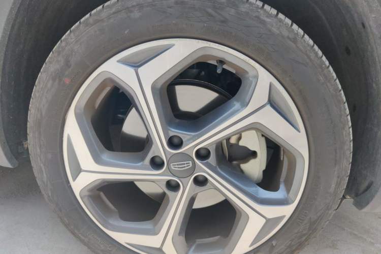 Used Geely Auto Monjaro L 2024 2.0TD DCT EVO Two-Wheel Drive Long-Range Version Right Front Wheel Hub