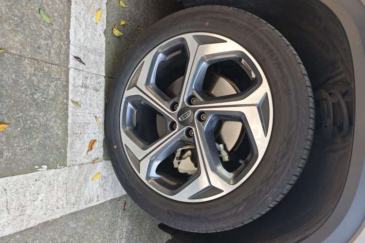 Used Geely Auto Monjaro L 2024 2.0TD DCT EVO Two-Wheel Drive Long-Range Version Right Front Wheel Hub
