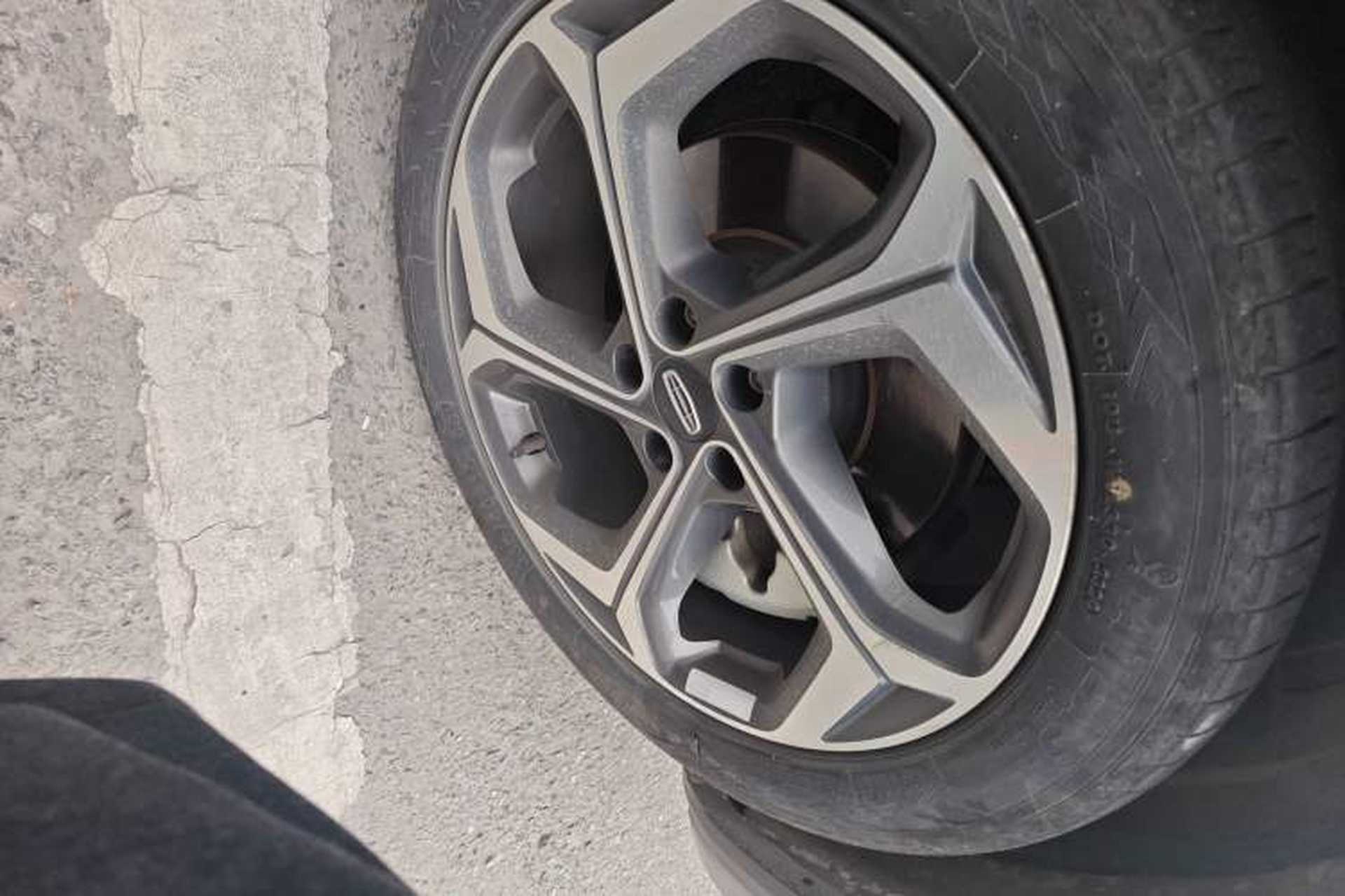 Used Geely Auto Monjaro L 2024 2.0TD DCT EVO Two-Wheel Drive Long-Range Version Right Front Wheel Hub