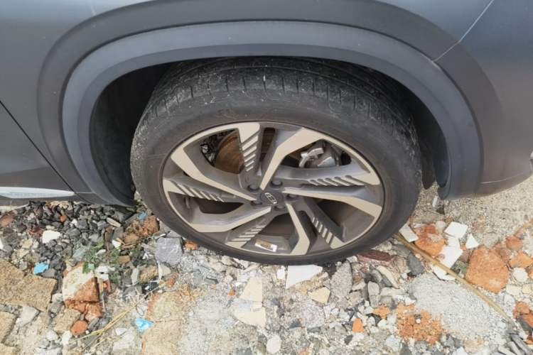 Used Geely Auto Monjaro L 2024 2.0TD High-Power Automatic Two-Wheel Drive Skyline Edition Right Front Wheel Hub