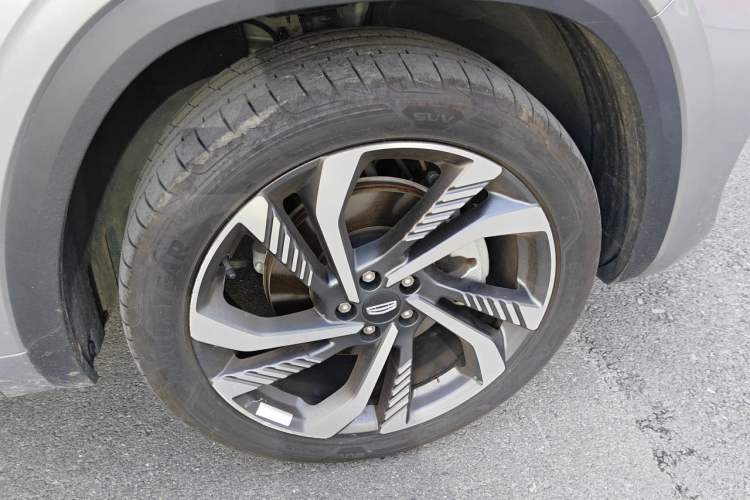 Used Geely Auto Monjaro L 2024 2.0TD High-Power Automatic Two-Wheel Drive Skyline Edition Right Front Wheel Hub