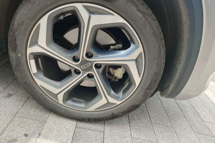 Used Geely Auto Monjaro L 2024 2.0TD DCT EVO Two-Wheel Drive Long-Range Version Right Front Wheel Hub