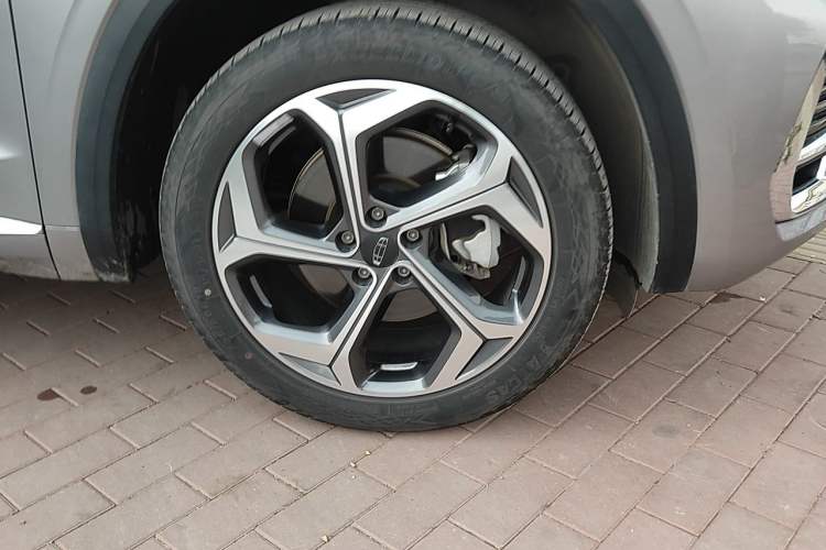Used Geely Auto Monjaro L 2024 2.0TD DCT EVO Two-Wheel Drive Long-Range Version Right Front Wheel Hub