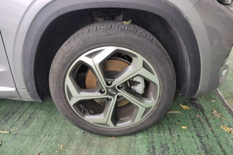 Used Geely Auto Monjaro L 2024 2.0TD DCT EVO Two-Wheel Drive Long-Range Version Right Front Wheel Hub