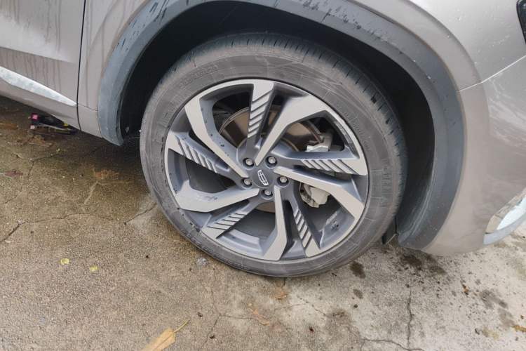 Used Geely Auto Monjaro L 2024 2.0TD High-Power Automatic Two-Wheel Drive Skyline Edition Right Front Wheel Hub