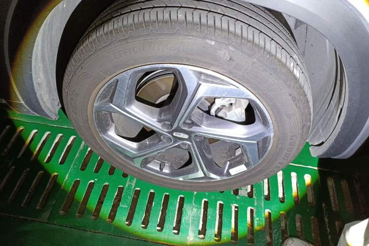 Used Geely Auto Monjaro L 2024 2.0TD High-Power Automatic Two-Wheel Drive Yunqi Version Right Front Wheel Hub