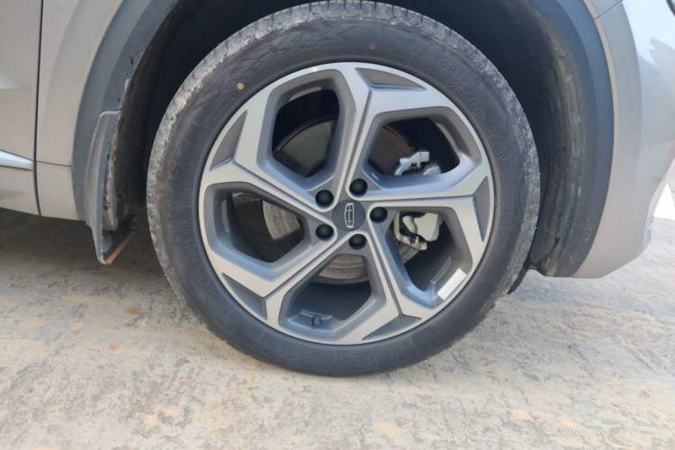 Used Geely Auto Monjaro L 2024 2.0TD DCT EVO Two-Wheel Drive Long-Range Version Right Front Wheel Hub