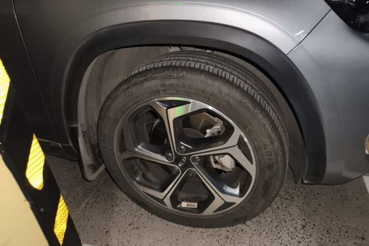 Used Geely Auto Monjaro L 2024 2.0TD High-Power Automatic Two-Wheel Drive Yunqi Version Right Front Wheel Hub