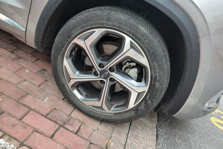 Used Geely Auto Monjaro L 2024 2.0TD High-Power Automatic Two-Wheel Drive Yunqi Version Right Front Wheel Hub