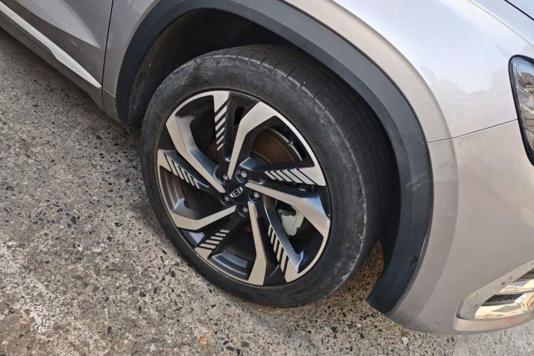 Used Geely Auto Monjaro L 2024 2.0TD High-Power Automatic Two-Wheel Drive Skyline Edition Right Front Wheel Hub