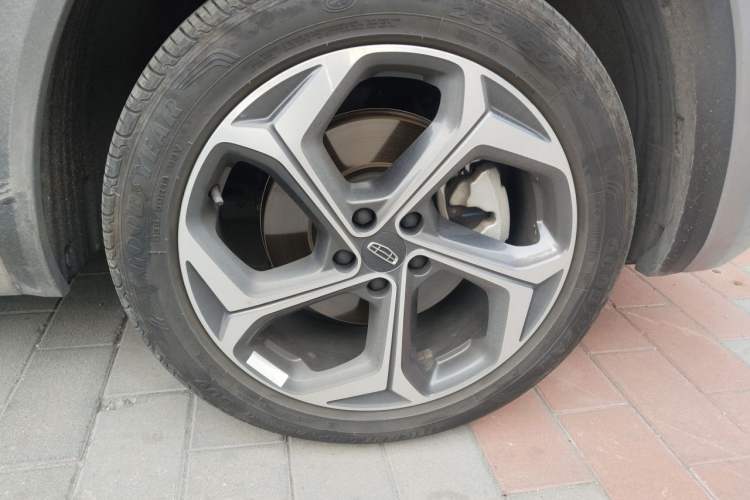 Used Geely Auto Monjaro L 2024 2.0TD High-Power Automatic Two-Wheel Drive Yunqi Version Right Front Wheel Hub