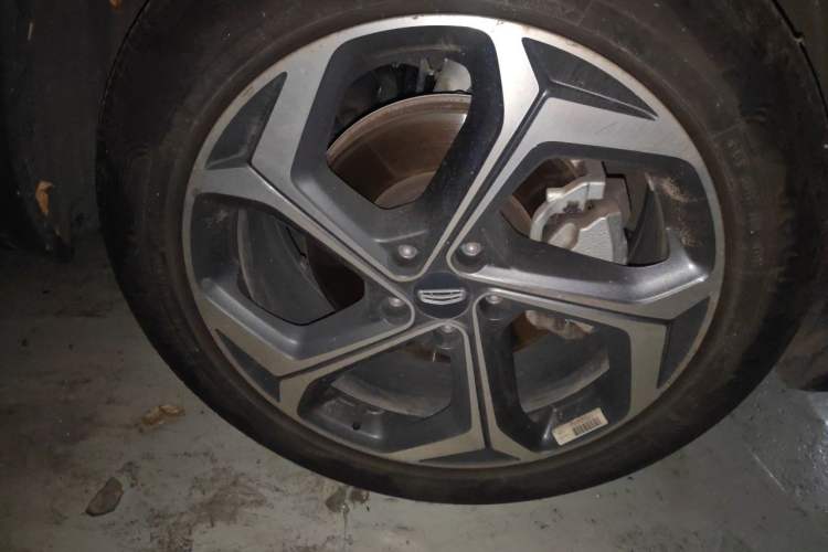 Used Geely Auto Monjaro L 2024 2.0TD High-Power Automatic Two-Wheel Drive Yunqi Version Right Front Wheel Hub
