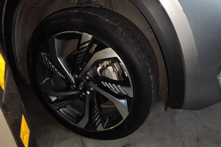Used Geely Auto Monjaro L 2024 2.0TD High-Power Automatic Two-Wheel Drive Skyline Edition Right Front Wheel Hub