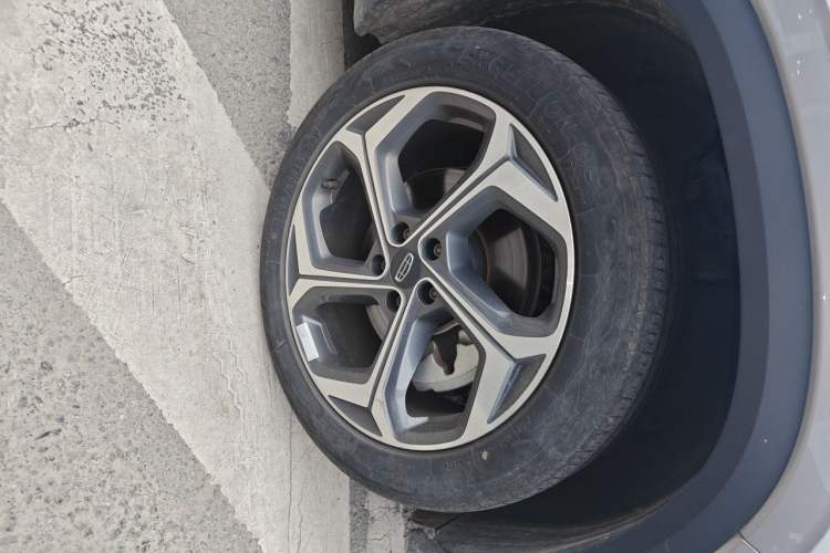 Used Geely Auto Monjaro L 2024 2.0TD DCT EVO Two-Wheel Drive Long-Range Version Right Front Wheel Hub