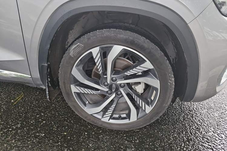 Used Geely Auto Monjaro L 2024 2.0TD High-Power Automatic Two-Wheel Drive Skyline Edition Right Front Wheel Hub