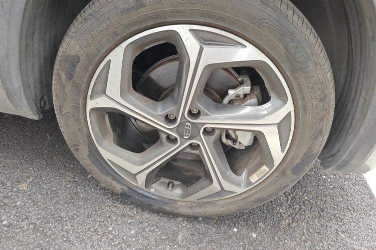 Used Geely Auto Monjaro L 2024 2.0TD High-Power Automatic Two-Wheel Drive Yunqi Version Right Front Wheel Hub