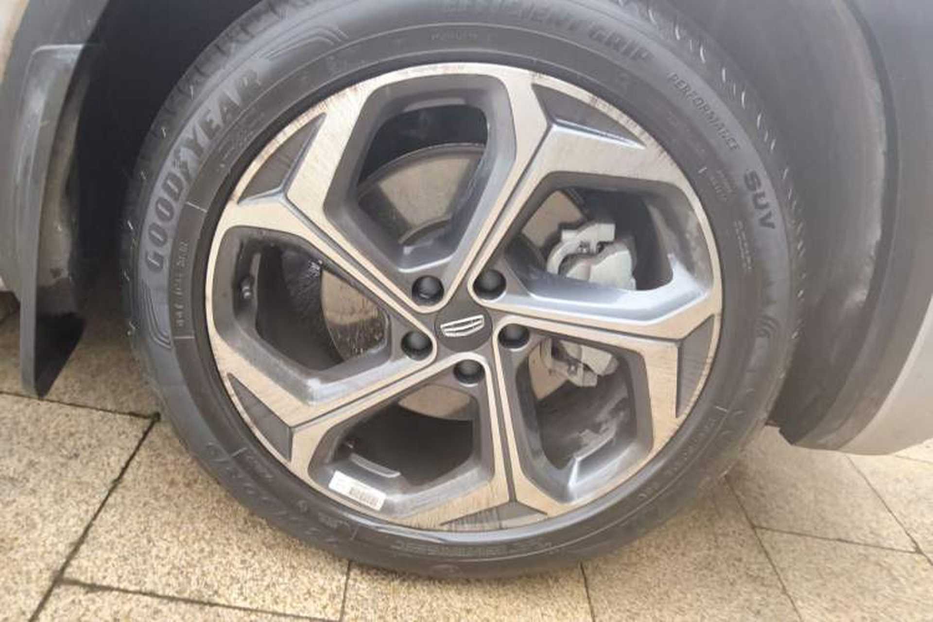 Used Geely Auto Monjaro L 2024 2.0TD DCT EVO Two-Wheel Drive Prestige Version Right Front Wheel Hub